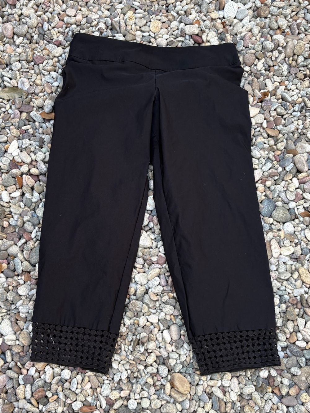 Up! capri pants with crochet hem detail - Size 14